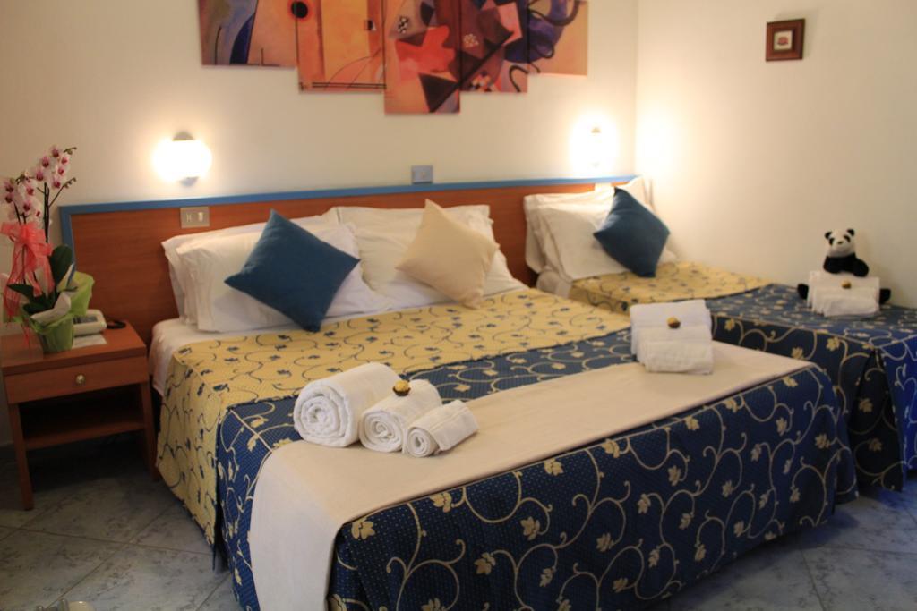 Hotel Paradise Fano Exterior foto